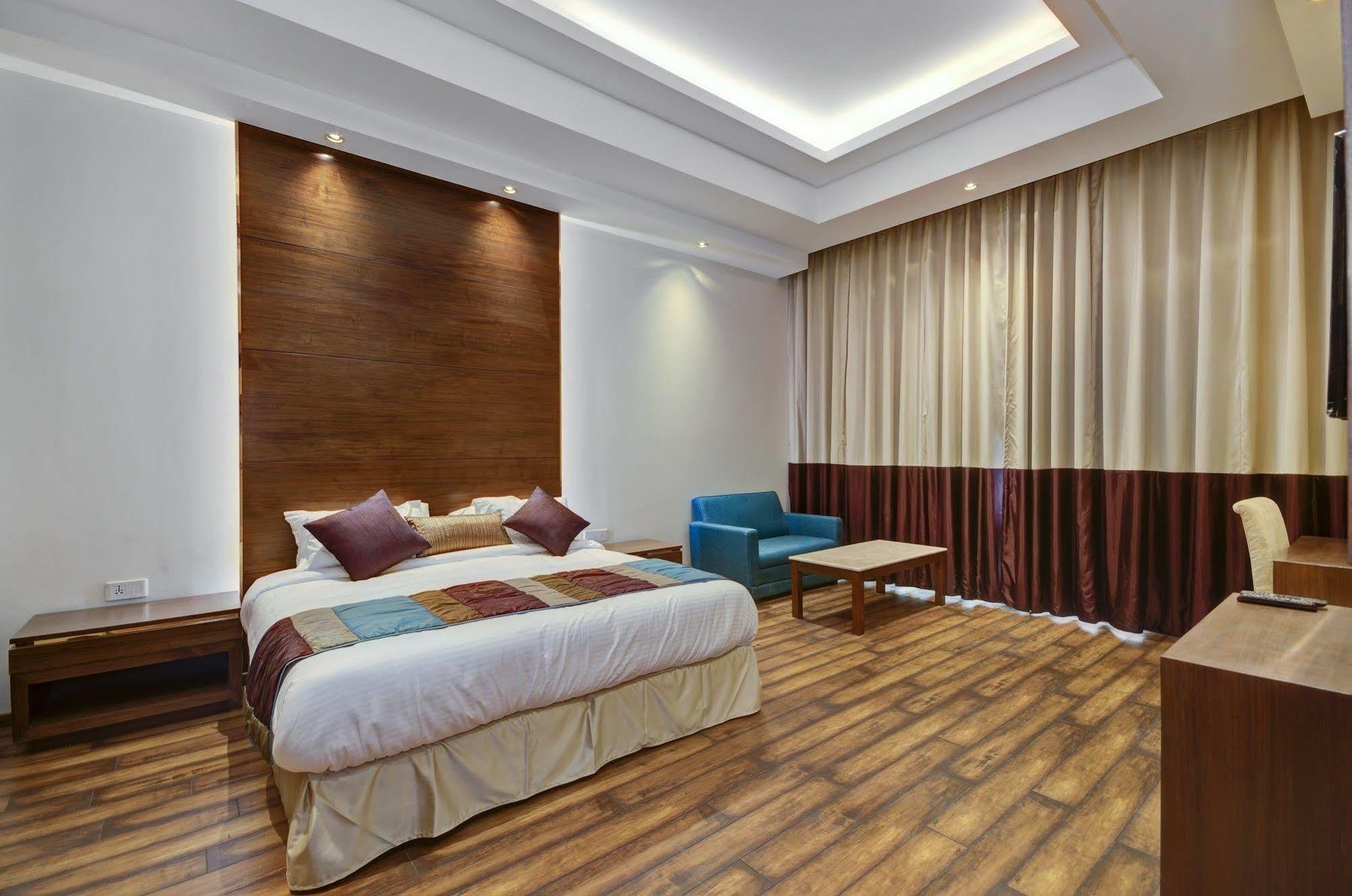 La Sagrita Hotel New Delhi Luaran gambar