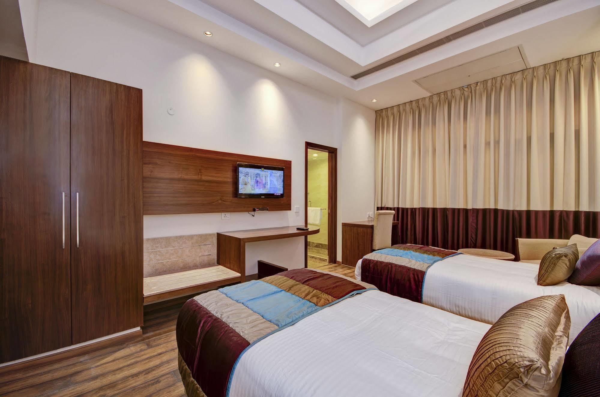 La Sagrita Hotel New Delhi Luaran gambar